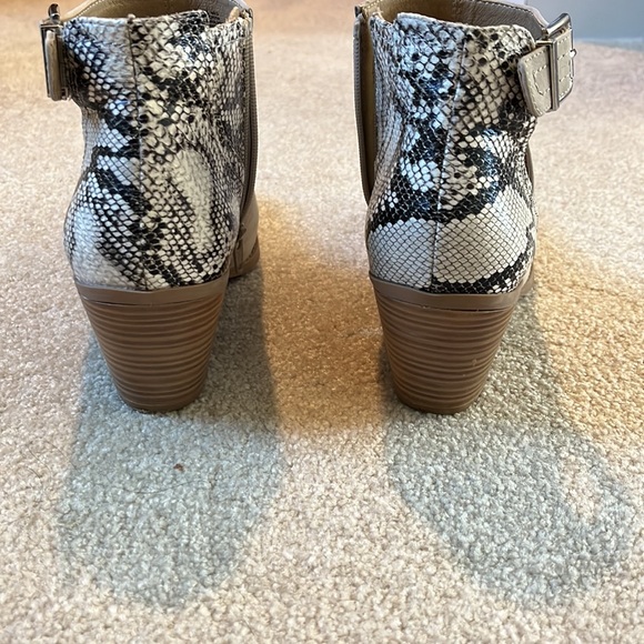 Cream Western Ankle Booties - Picture 4 of 7